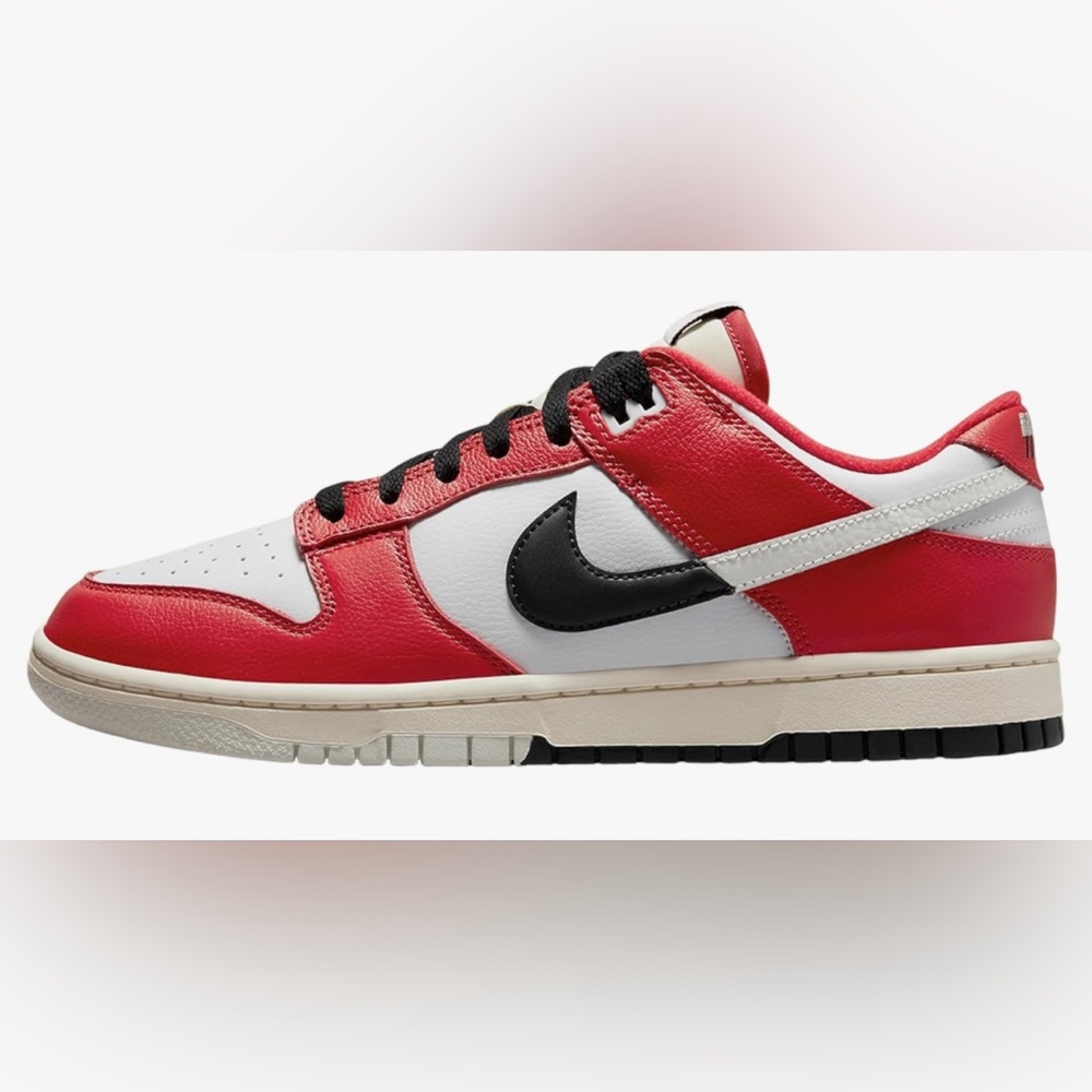 Nike Dunk Low Sneakers University Red/Black-chicago Split W10.5 / M9
